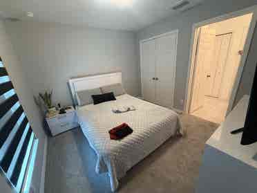 Looking for Female Roommate