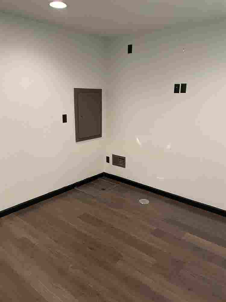 Looking for roommate