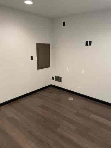 Looking for roommate