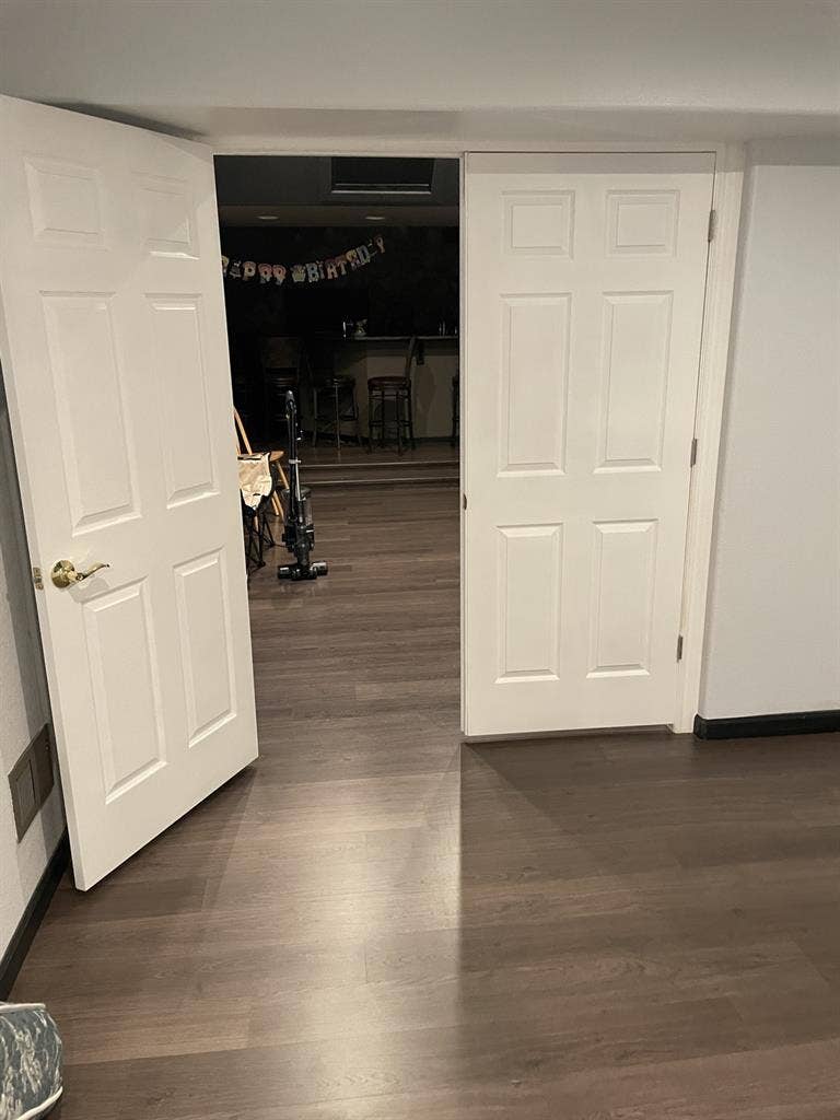 Looking for roommate