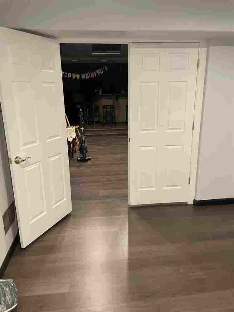 Looking for roommate