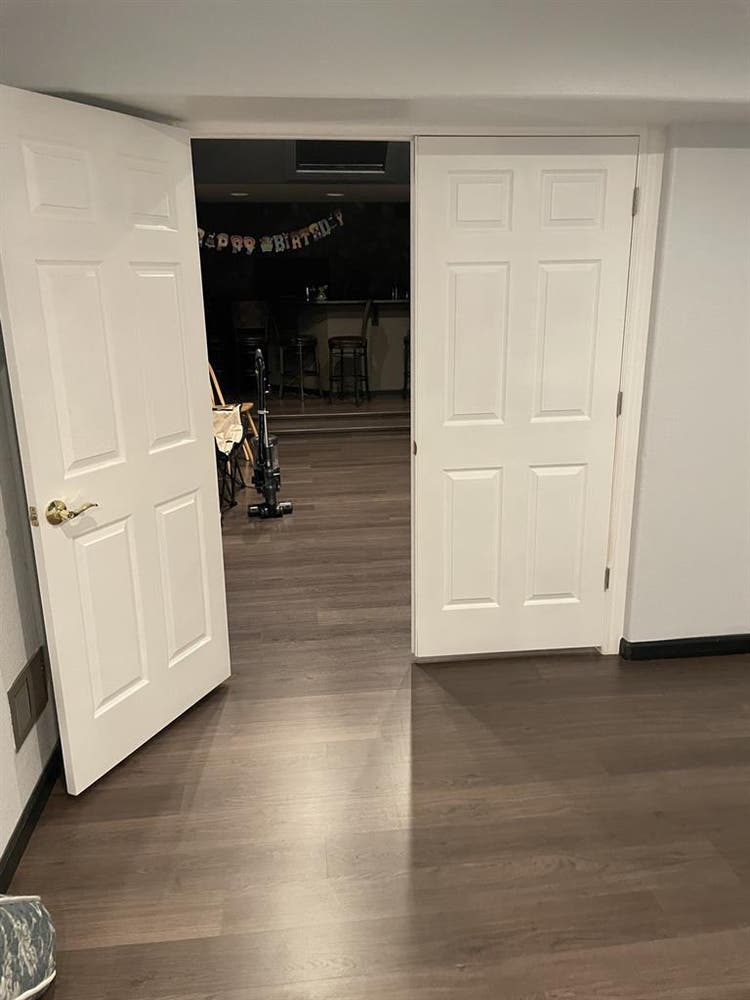 Looking for roommate