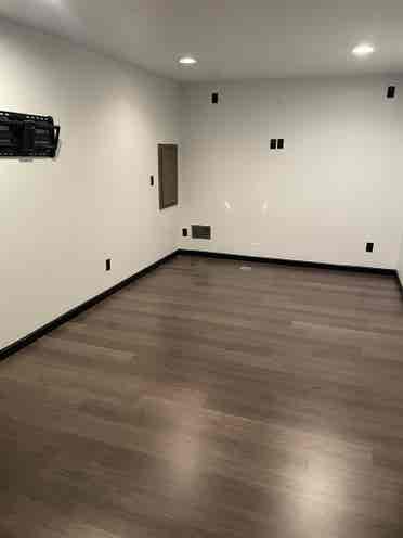 Looking for roommate