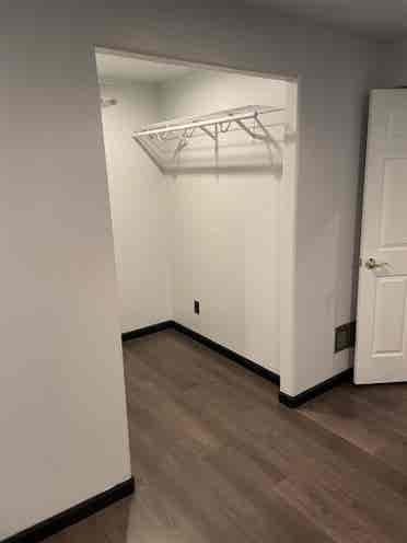 Looking for roommate