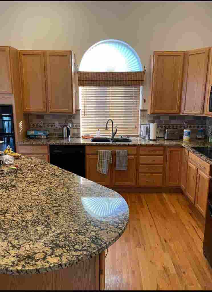 Looking for roommate
