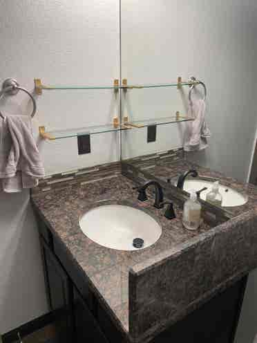 Looking for roommate