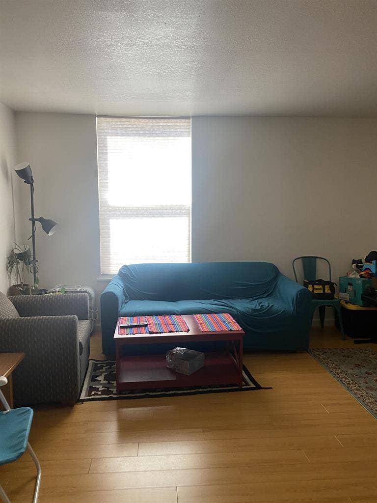 Single Room Available for move in!