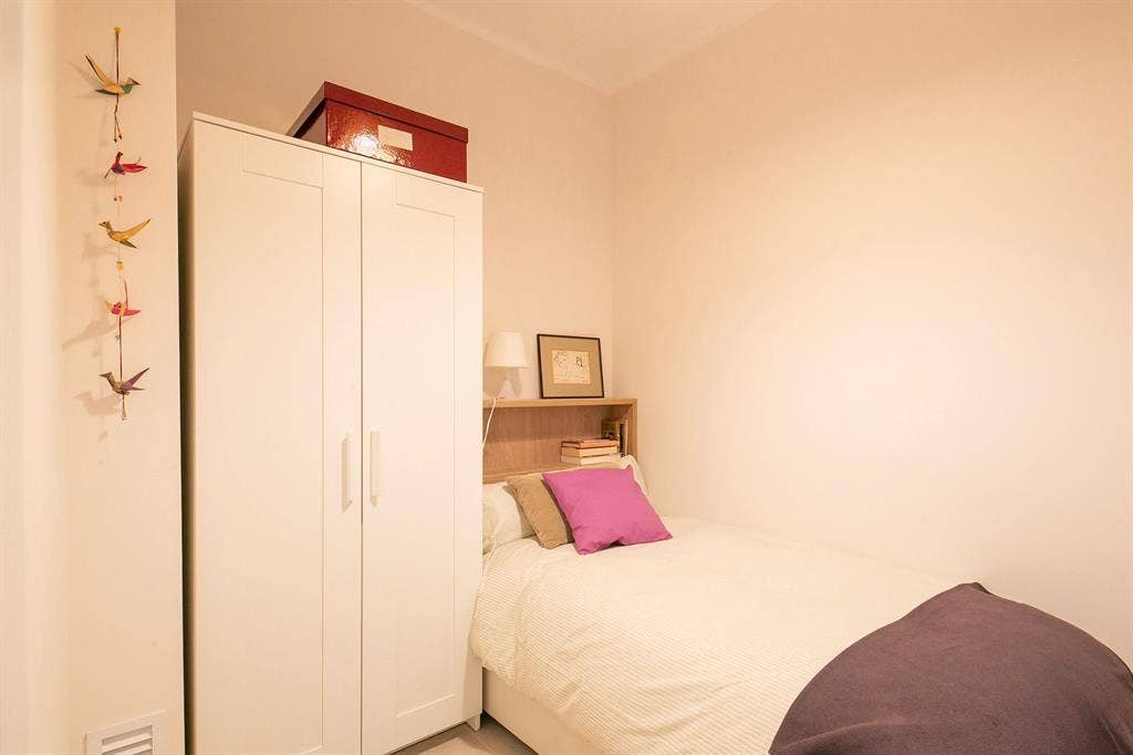 Habitación en piso moderno Sagrada