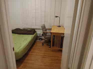Cozy room for rent
