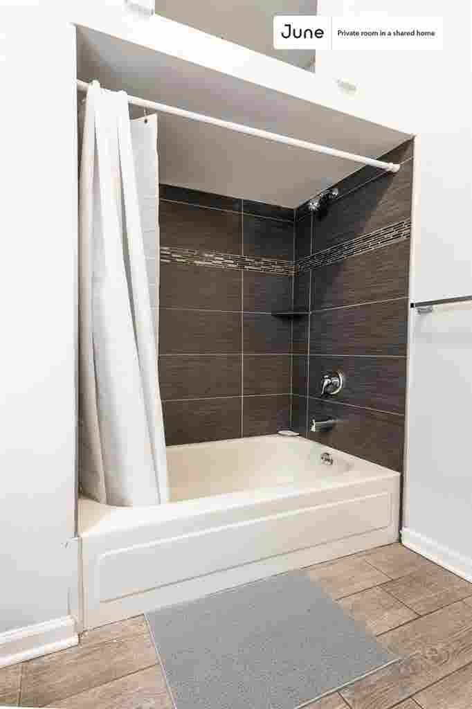 3 BR in Chicago