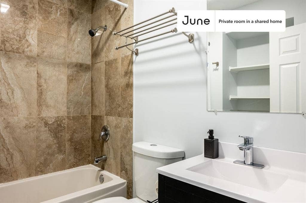 3 BR in Chicago