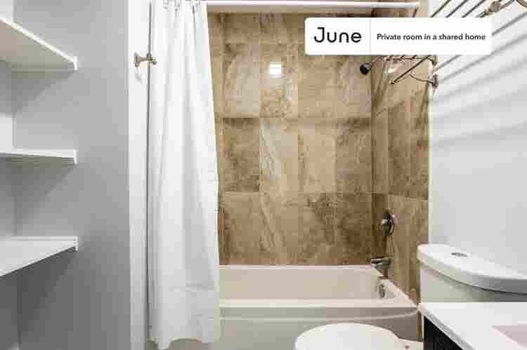 3 BR in Chicago