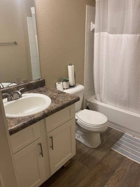 Roommate Needed Sep 7th!