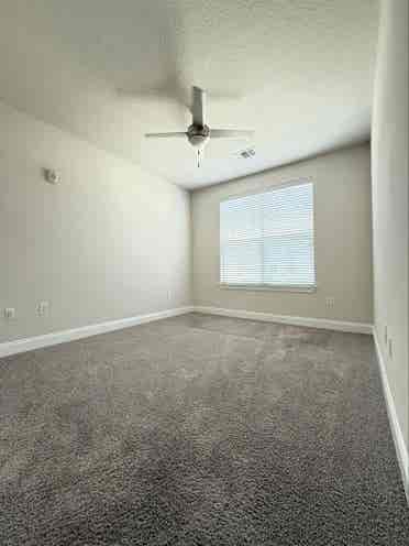 Rent suit in Millenia