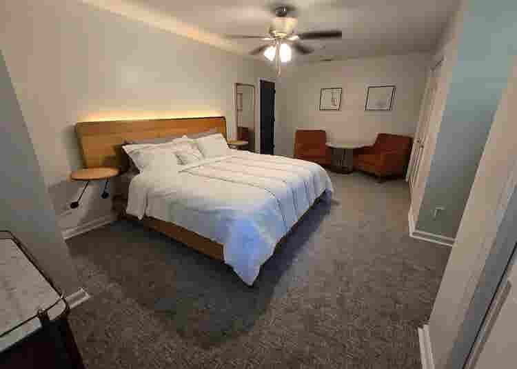 Jones Valley Oasis - Room B