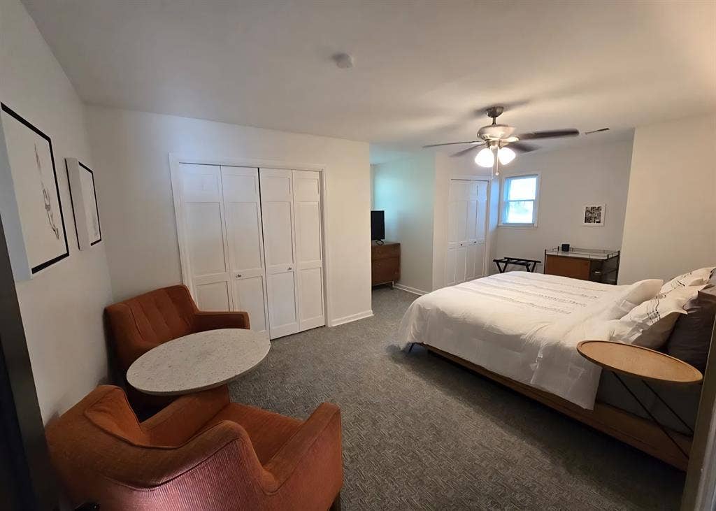Jones Valley Oasis - Room B