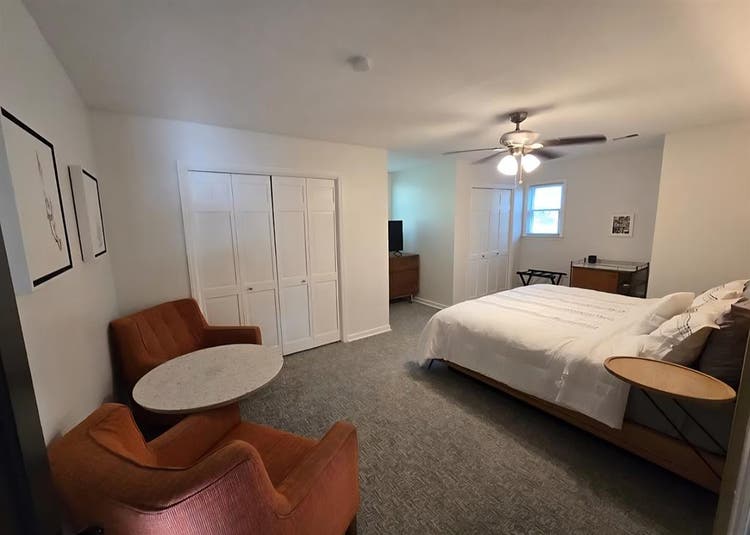 Jones Valley Oasis - Room B