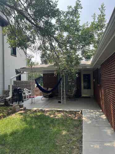 Looking for roommates!