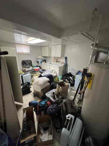 Looking for roommates!