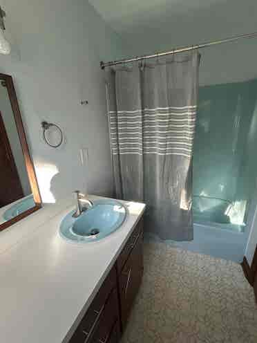 Large Master w/ Private Bathroom