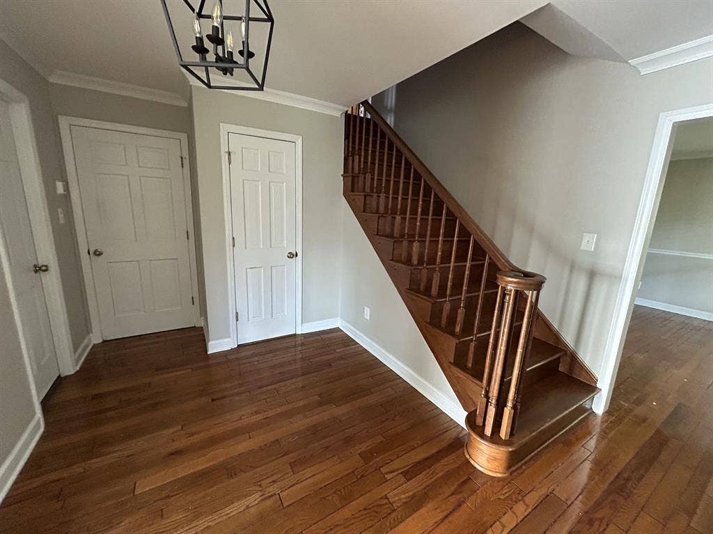 Large Master w/ Private Bathroom