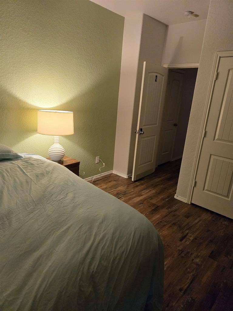 ⭐Private rooms!⭐ (5 min to Walmart)