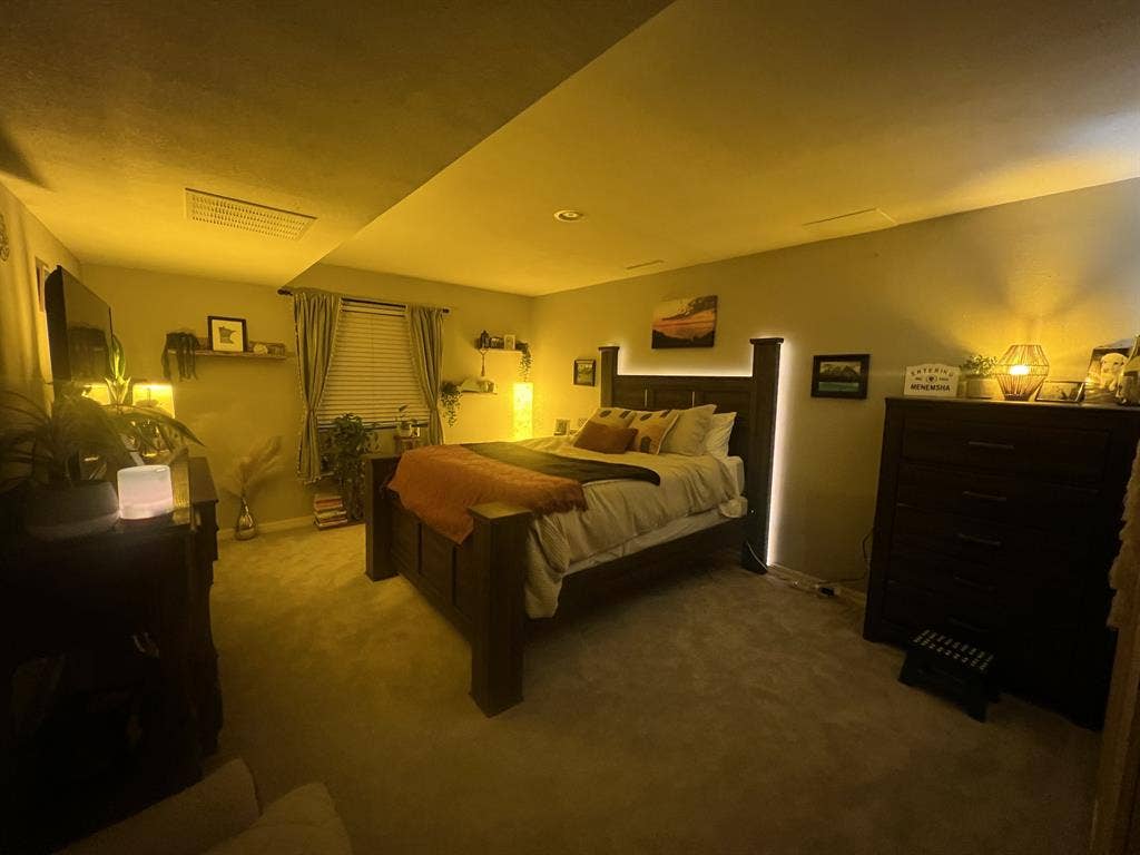Roommate(s) Wanted