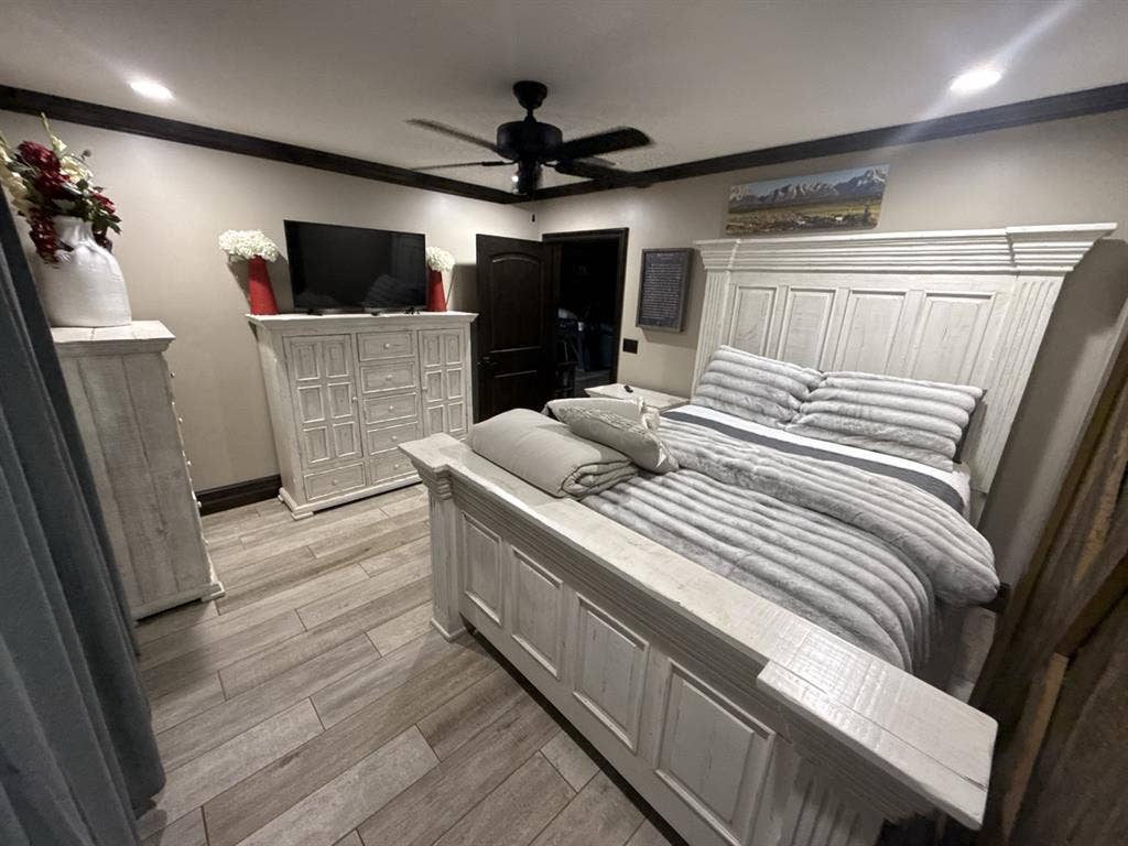 Furnished room for rent