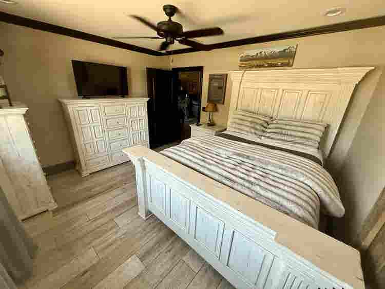 Furnished room for rent