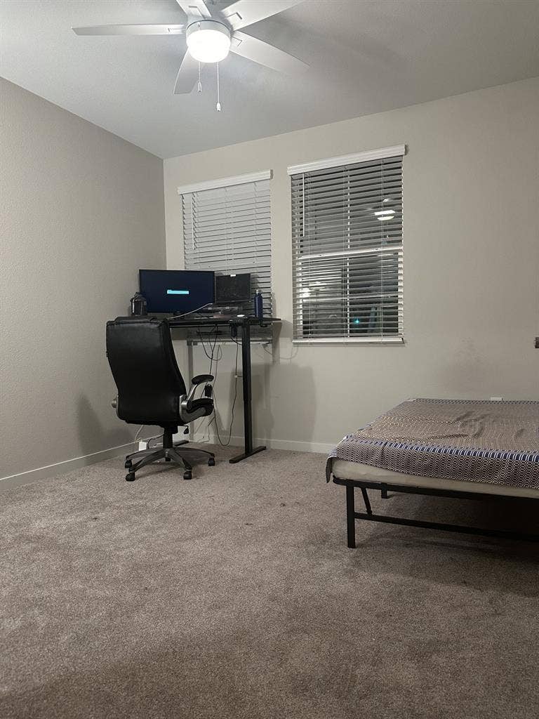 Private Room with bathroom in Tracy