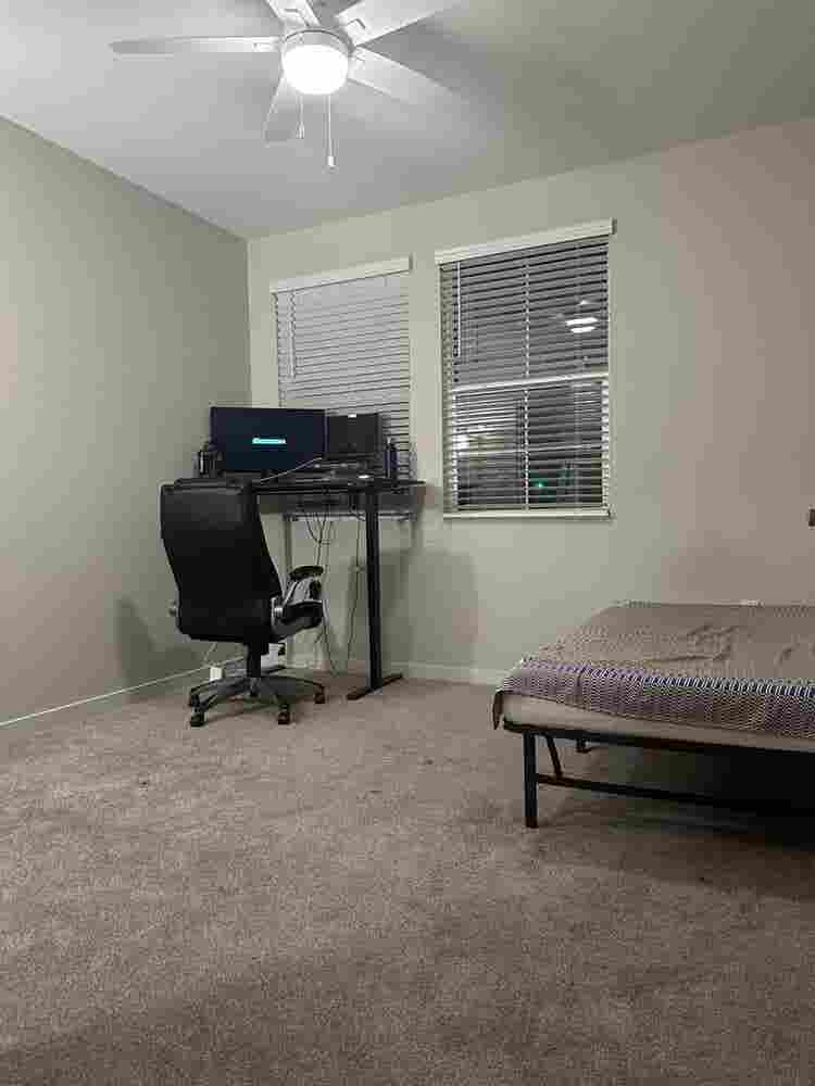 Private Room with bathroom in Tracy