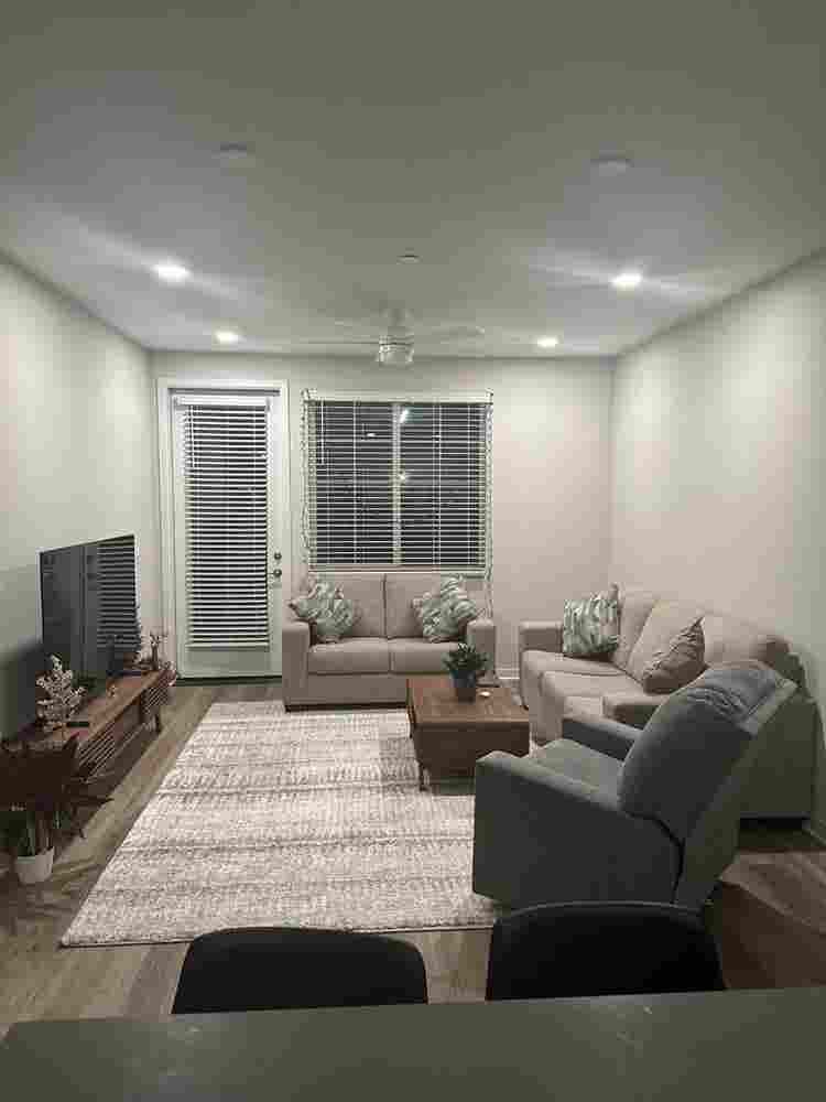 Private Room with bathroom in Tracy