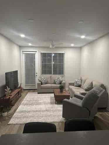 Private Room with bathroom in Tracy