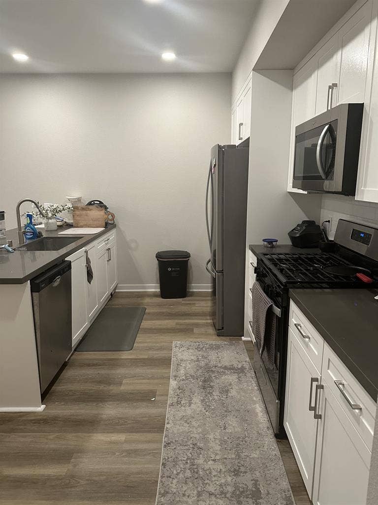 Private Room with bathroom in Tracy