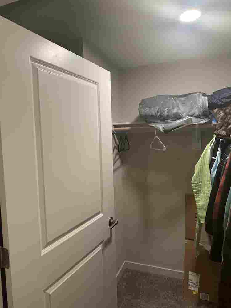 Private Room with bathroom in Tracy
