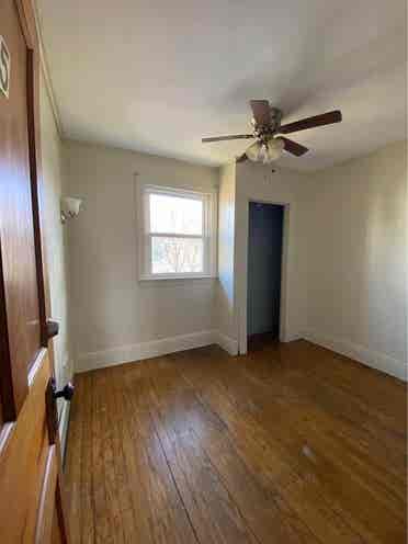 Room for Rent in Shared House