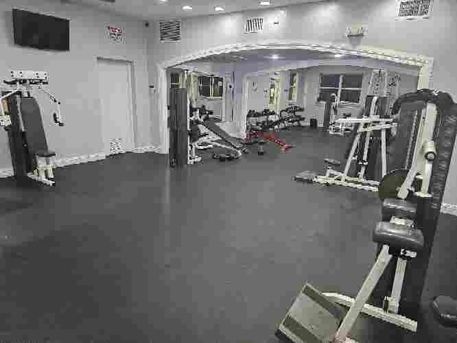 Spacious private room in Doral