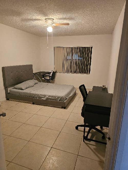 Spacious private room in Doral
