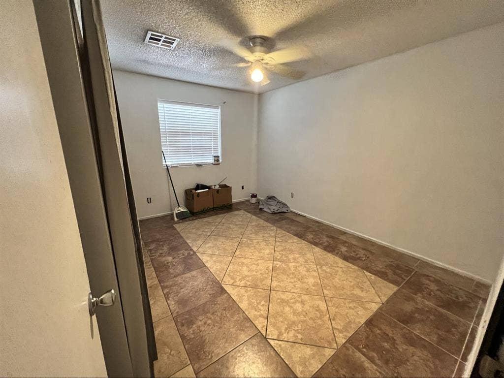 ROOM FOR RENT ASAP MESA