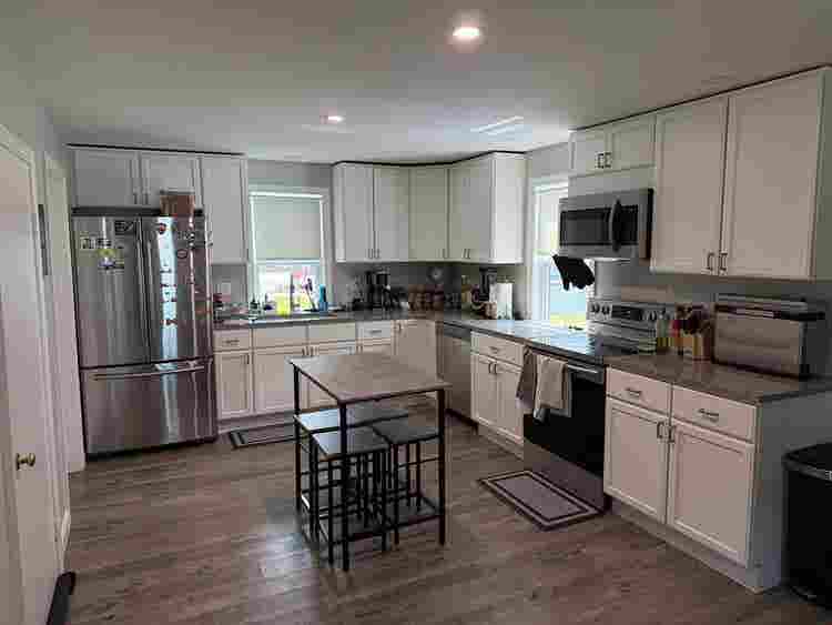 Single Roommate Wanted, Easthampton