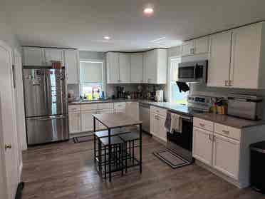 Single Roommate Wanted, Easthampton