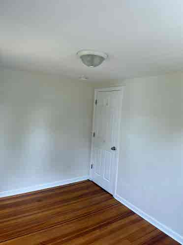 Single Roommate Wanted, Easthampton