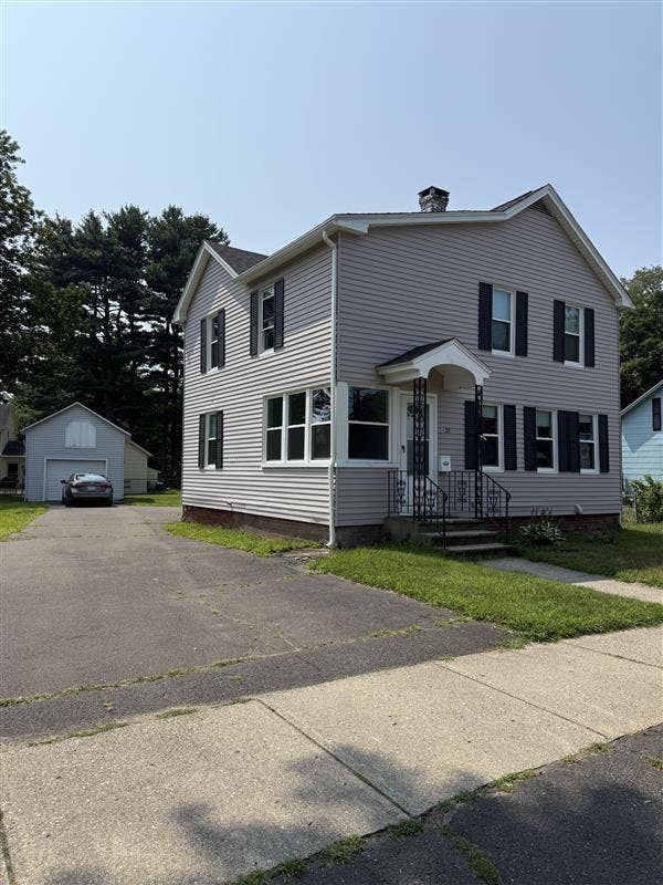 Single Roommate Wanted, Easthampton