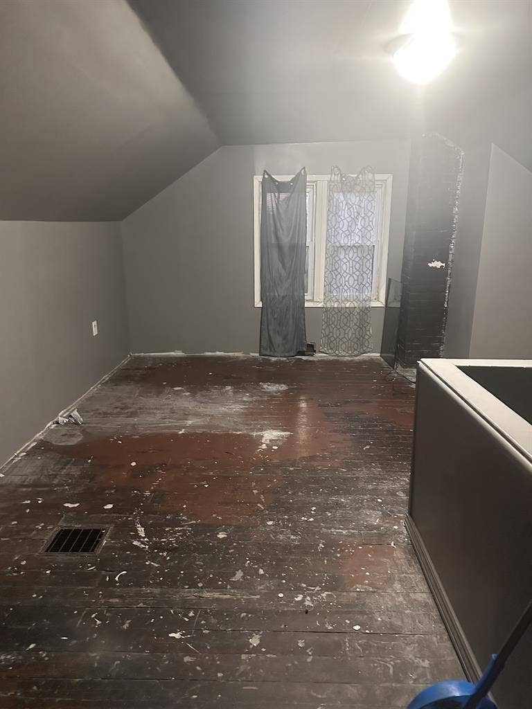 Looking for a roommate