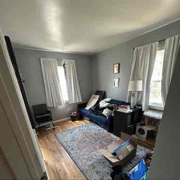 Bedroom & private bathroom in 3 bed