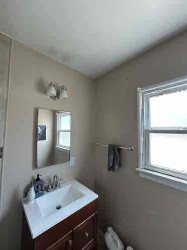 Bedroom & private bathroom in 3 bed