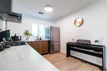 Austin Room (utilities included)