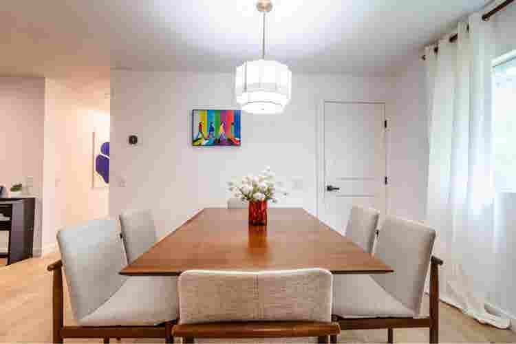 Austin Room (utilities included)
