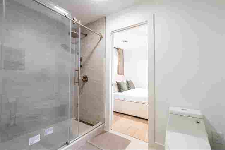 Austin Room (utilities included)