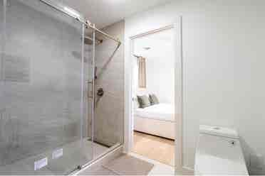 Austin Room (utilities included)